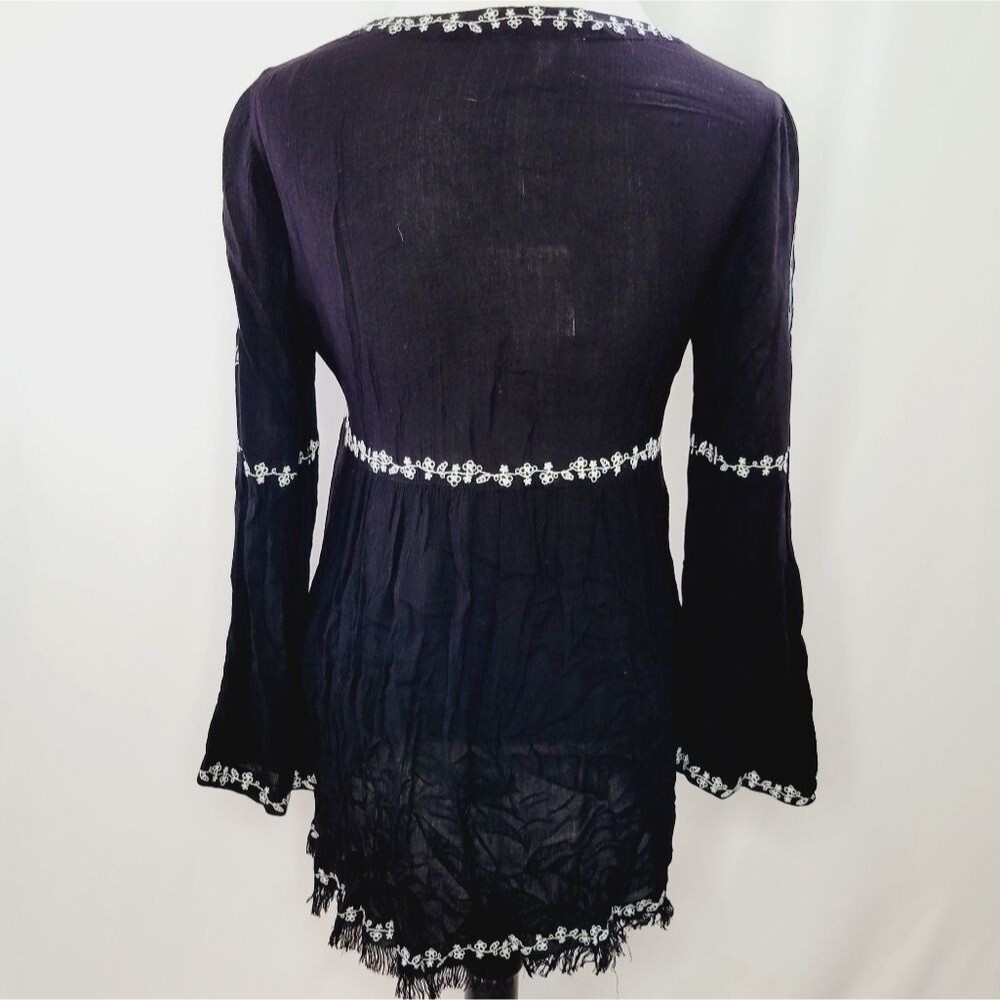 BeachLunchLounge Emani Black & White Embroidered Tunic Blouse Top Size X-Small - Picture 7 of 13